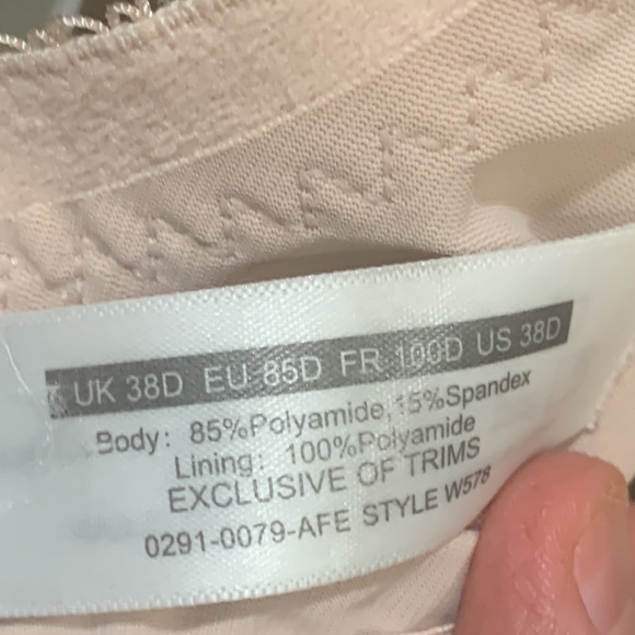 Non padded underwire 38D soft dusty pink lace bra. See photos for details. - Picture 5 of 16